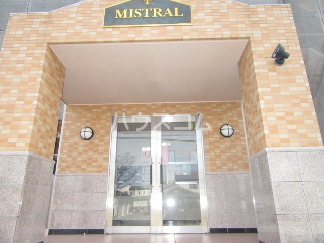 18/22 エントランス