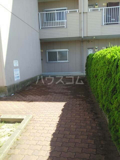 20/30 エントランス