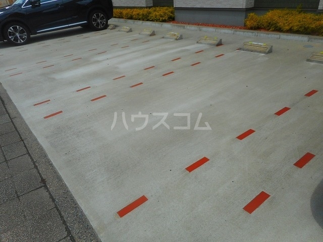 15/22 駐車場