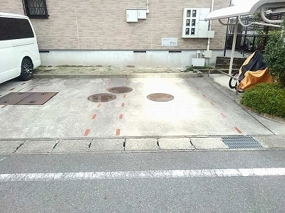 21/28 駐車場