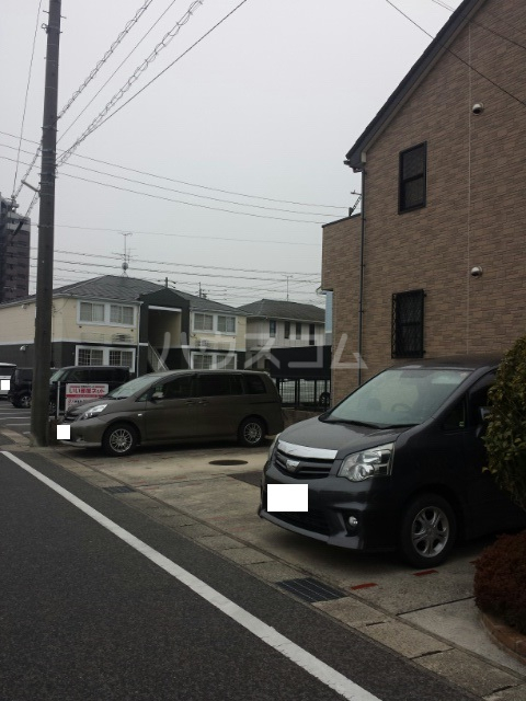 22/28 駐車場