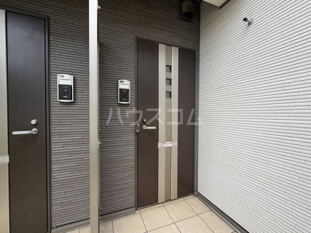 21/30 エントランス