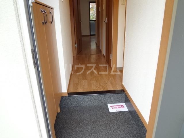 13/26 玄関