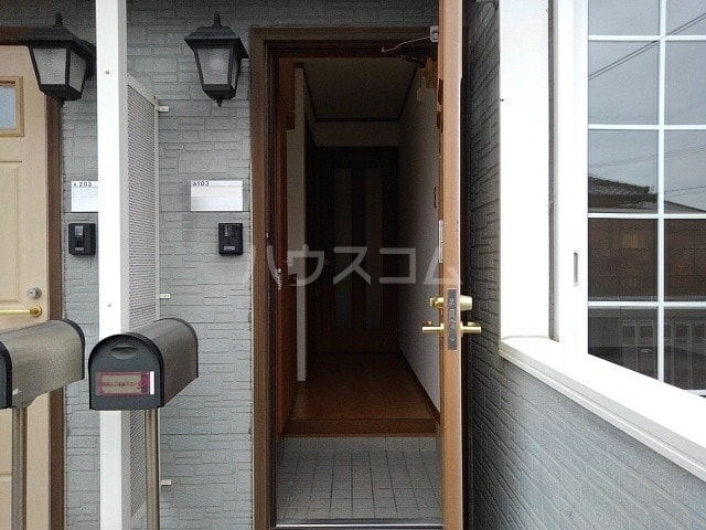 19/30 エントランス