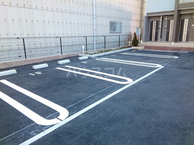 14/17 駐車場