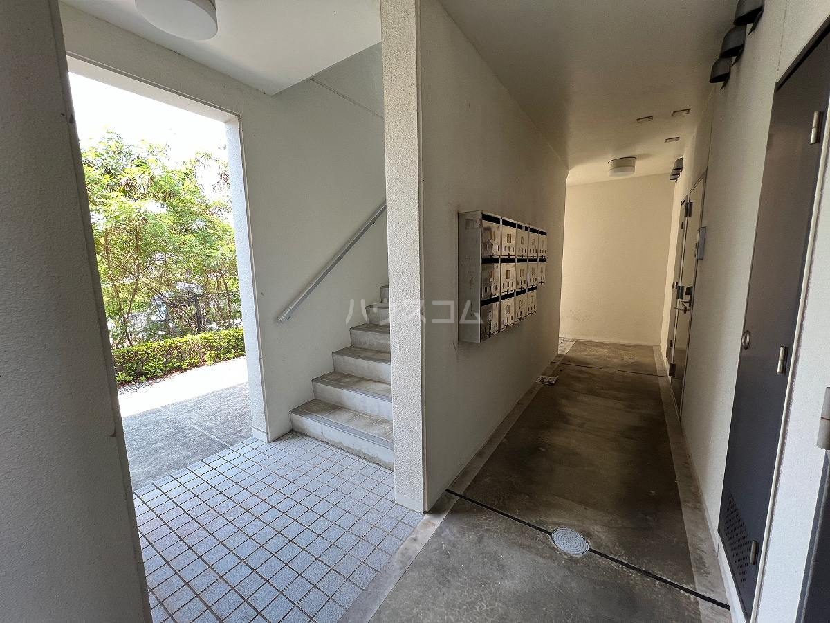 13/15 エントランス