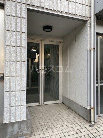 2/3 エントランス