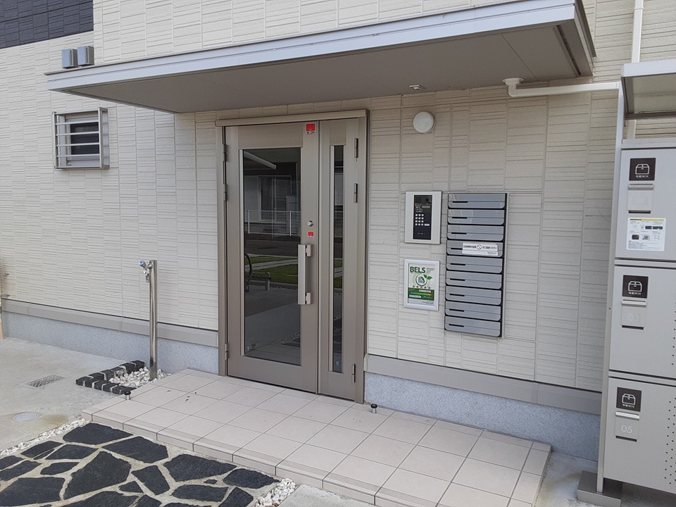 20/26 エントランス