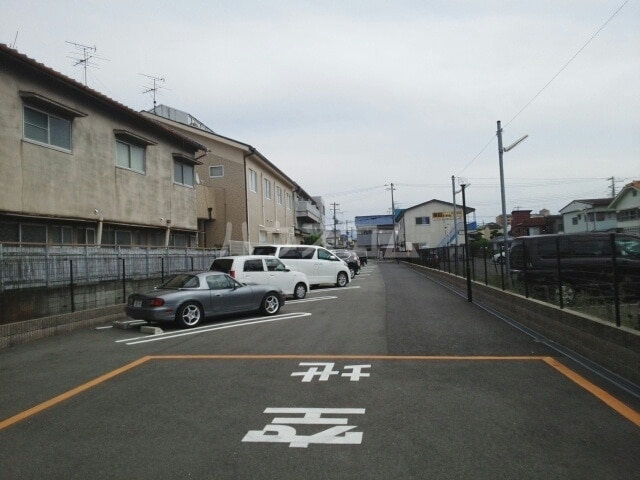 14/15 駐車場