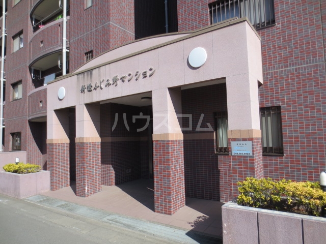 20/28 エントランス