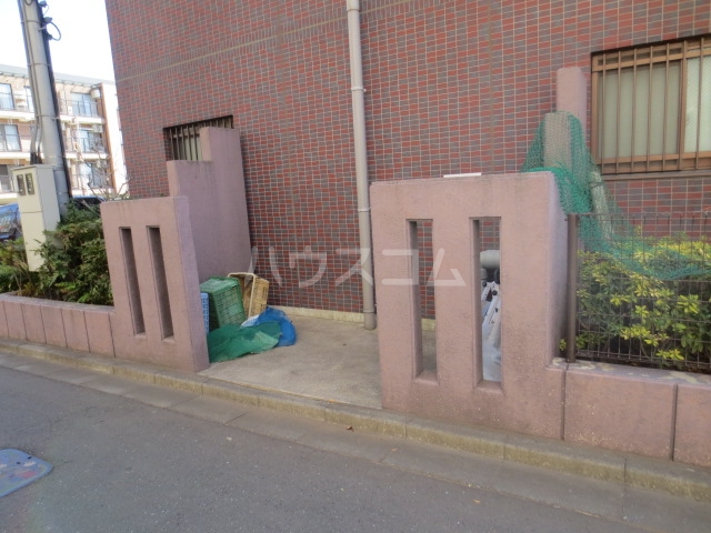 21/28 エントランス
