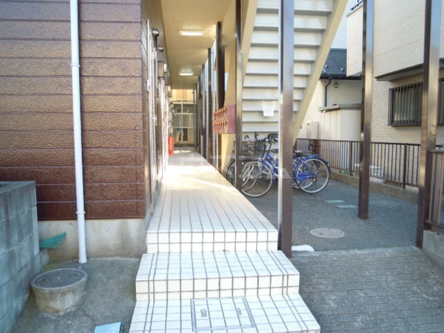 26/30 エントランス