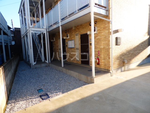 22/30 エントランス