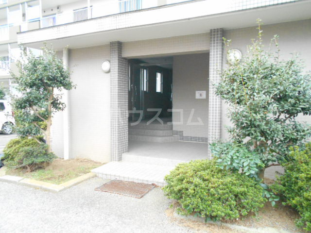 25/29 エントランス