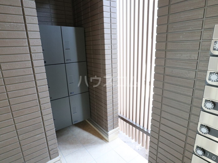 17/26 エントランス