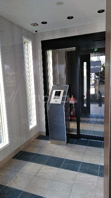 27/30 エントランス