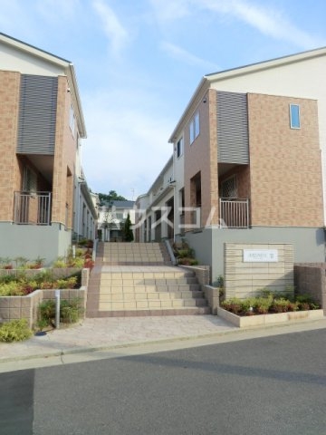 2/4 エントランス