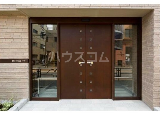 17/20 エントランス