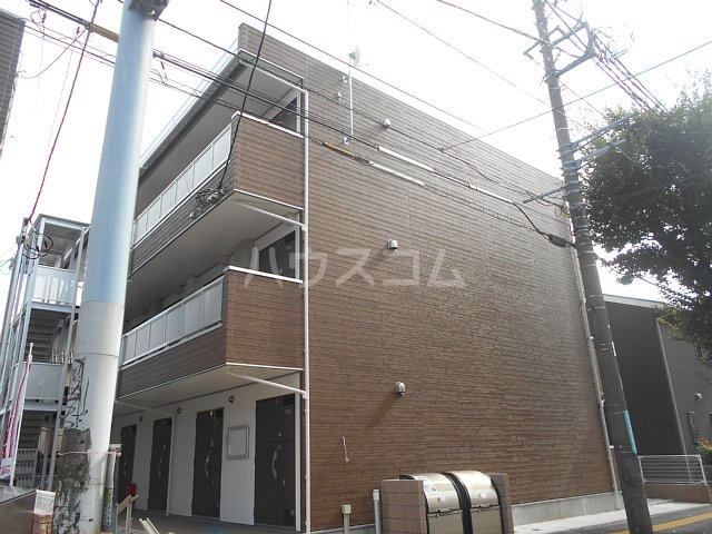 21/30 エントランス