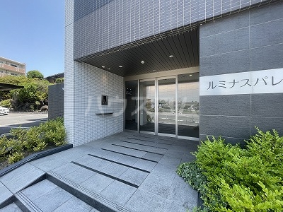 25/30 エントランス