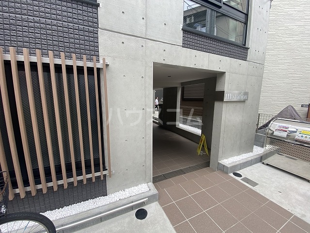 24/25 エントランス