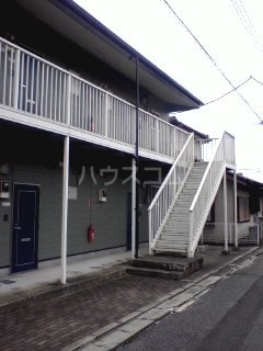 16/23 エントランス