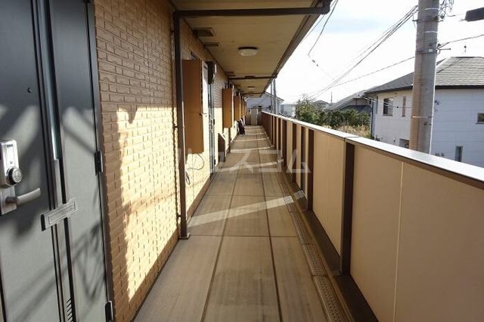 16/19 エントランス