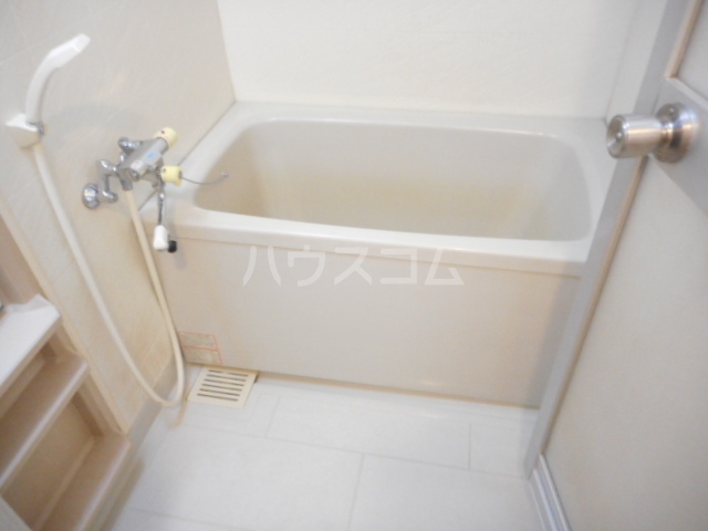 22/27 エントランス