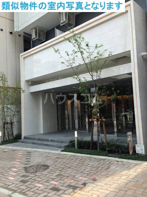 17/25 エントランス