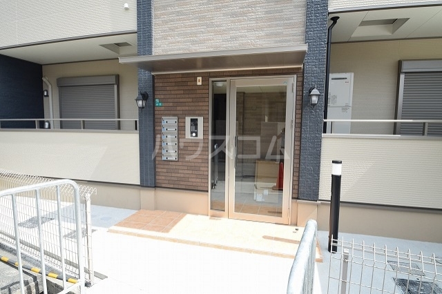 15/21 エントランス