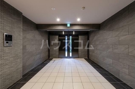 16/16 エントランス