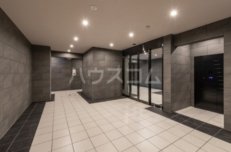 2/2 エントランス