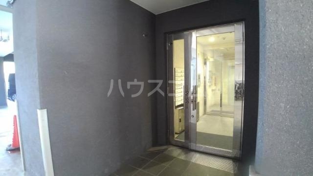 15/23 エントランス