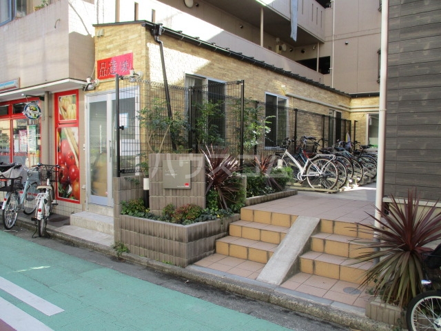 15/17 エントランス