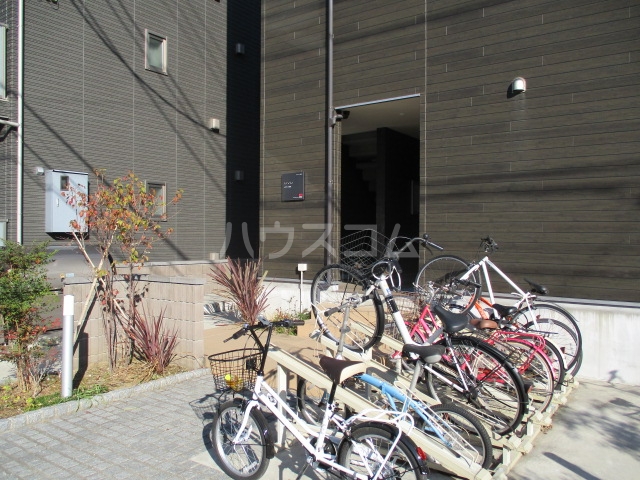 21/23 エントランス