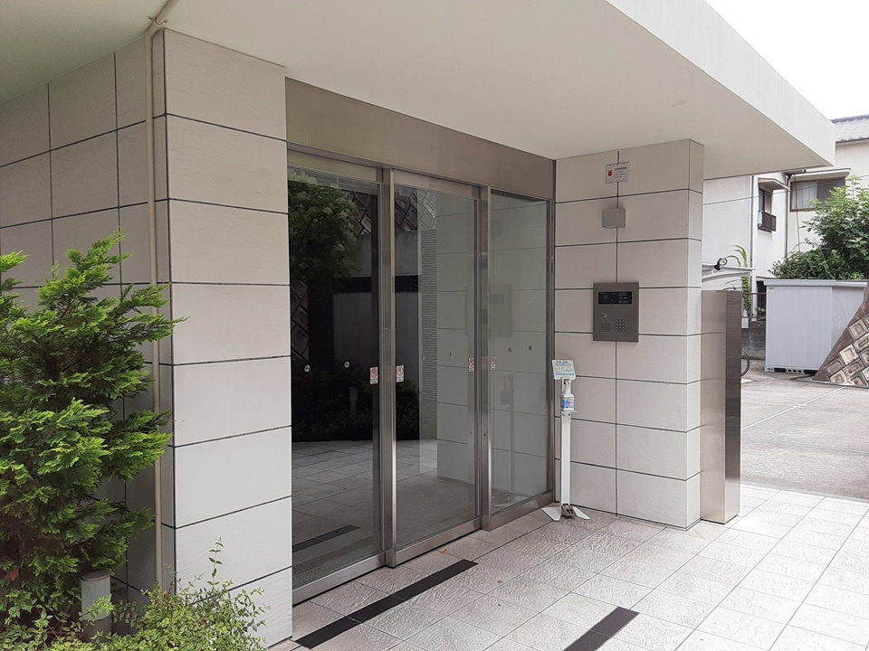 23/30 エントランス