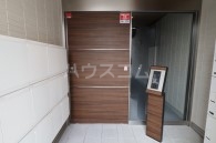 21/30 エントランス