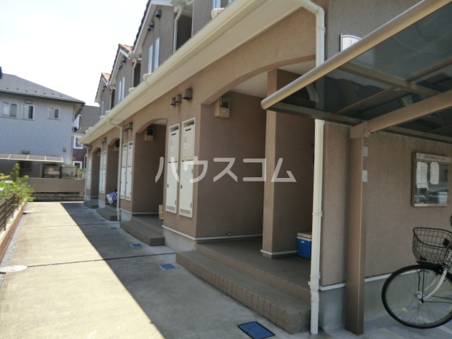 22/28 エントランス