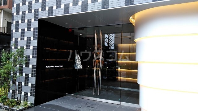 27/30 エントランス