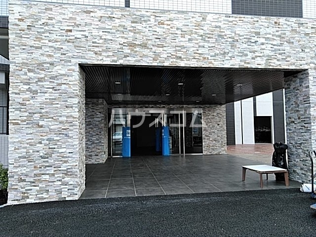 18/28 エントランス