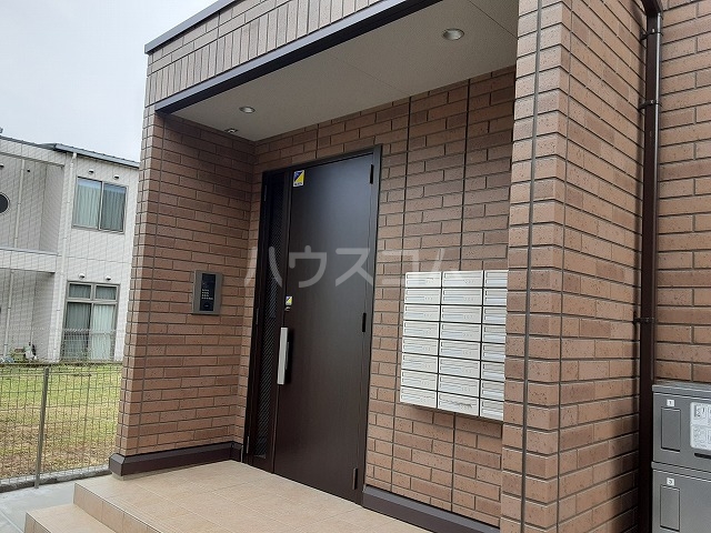 23/30 エントランス