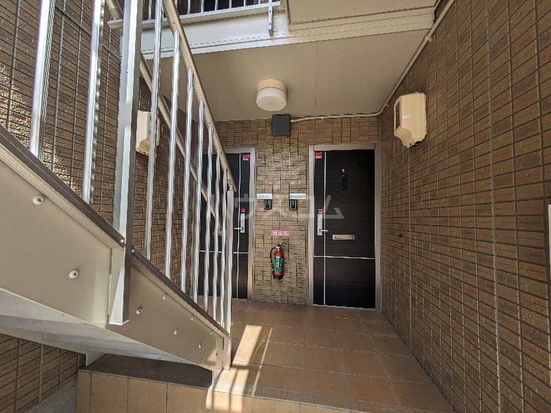 20/27 エントランス