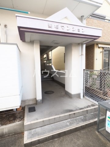 25/30 エントランス