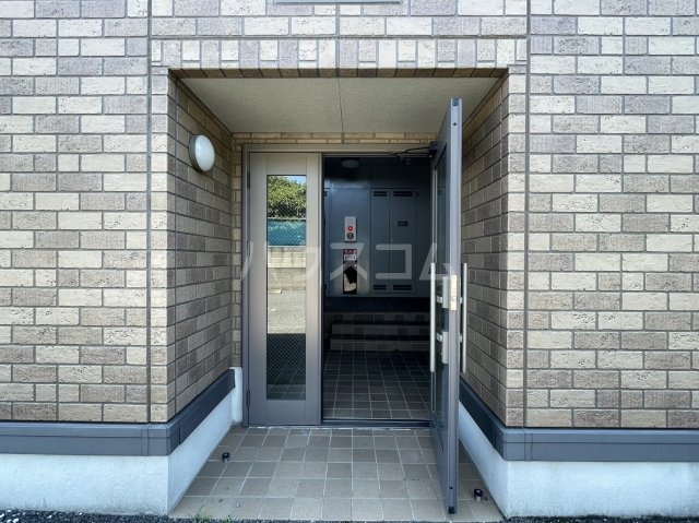 15/22 エントランス