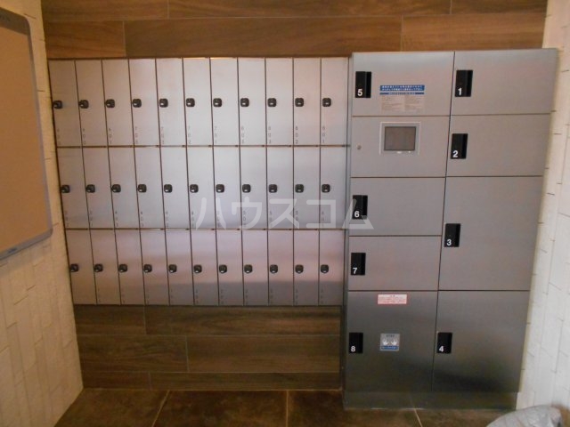 21/27 エントランス