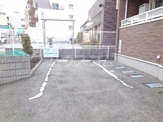 18/23 駐車場