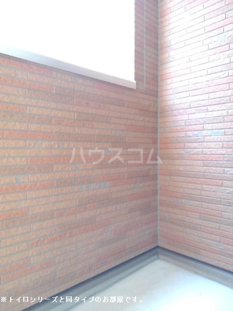 13/18 バルコニー