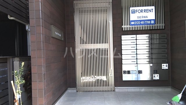 15/21 エントランス