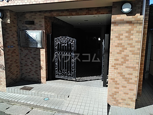 29/30 エントランス