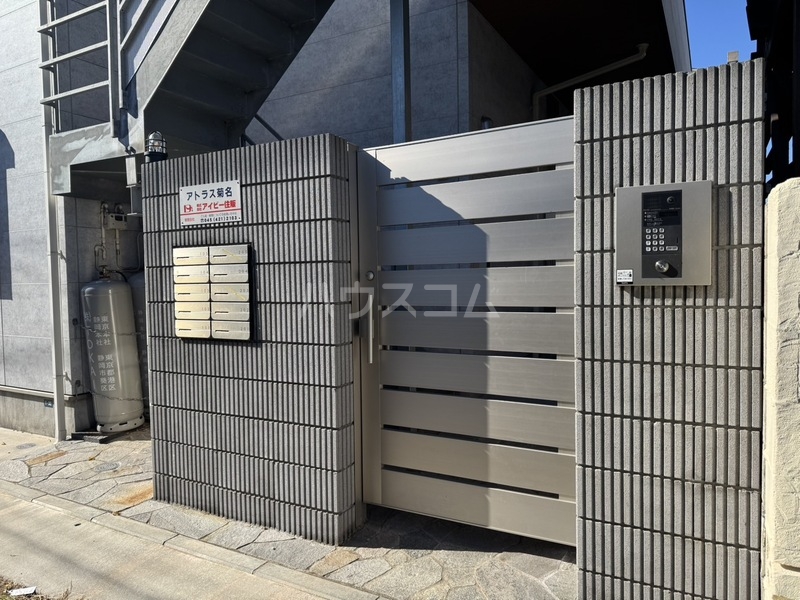 16/21 エントランス